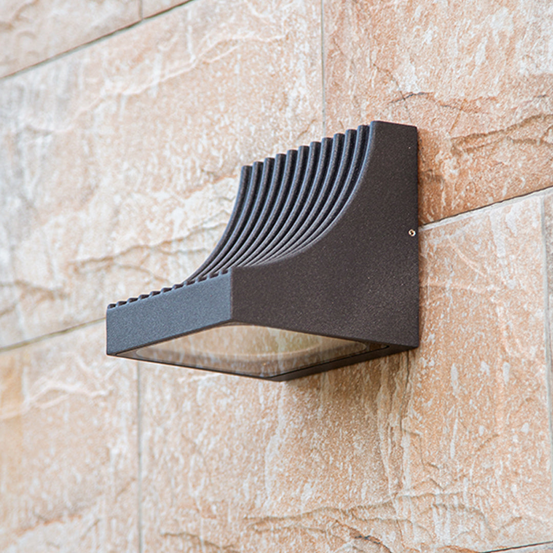 Industrial Outdoor Wall Light Waterproof Replaceable Directional Wall Sconce