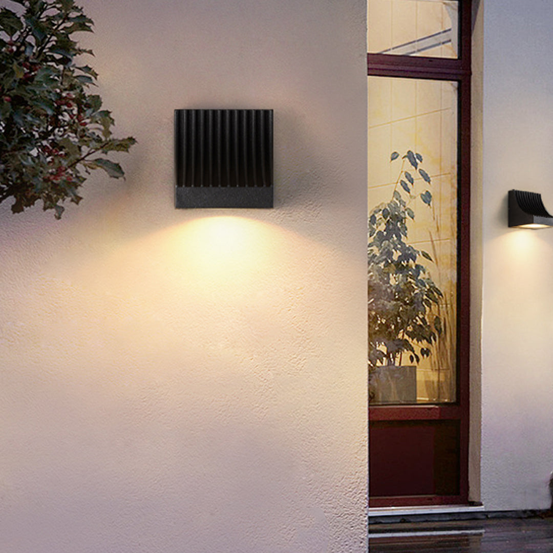 Industrial Outdoor Wall Light Waterproof Replaceable Directional Wall Sconce