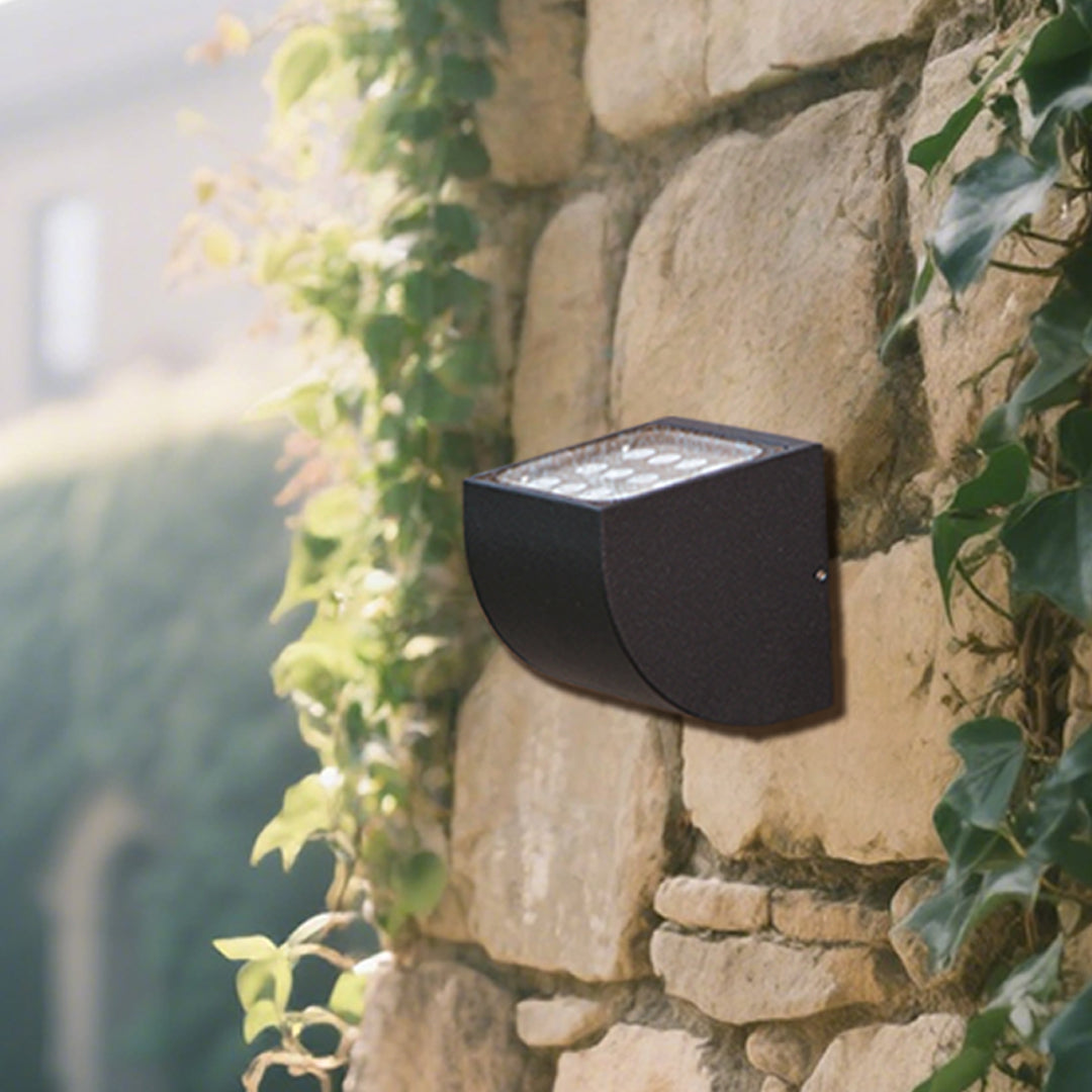 Industrial Outdoor Wall Light Waterproof Replaceable Directional Wall Sconce