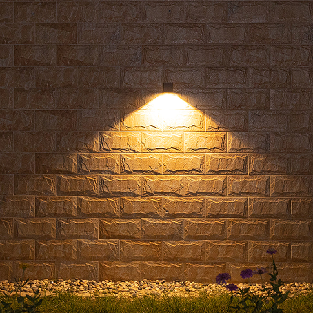 Die-cast Aluminum Outdoor Wall Light Waterproof Simple Style