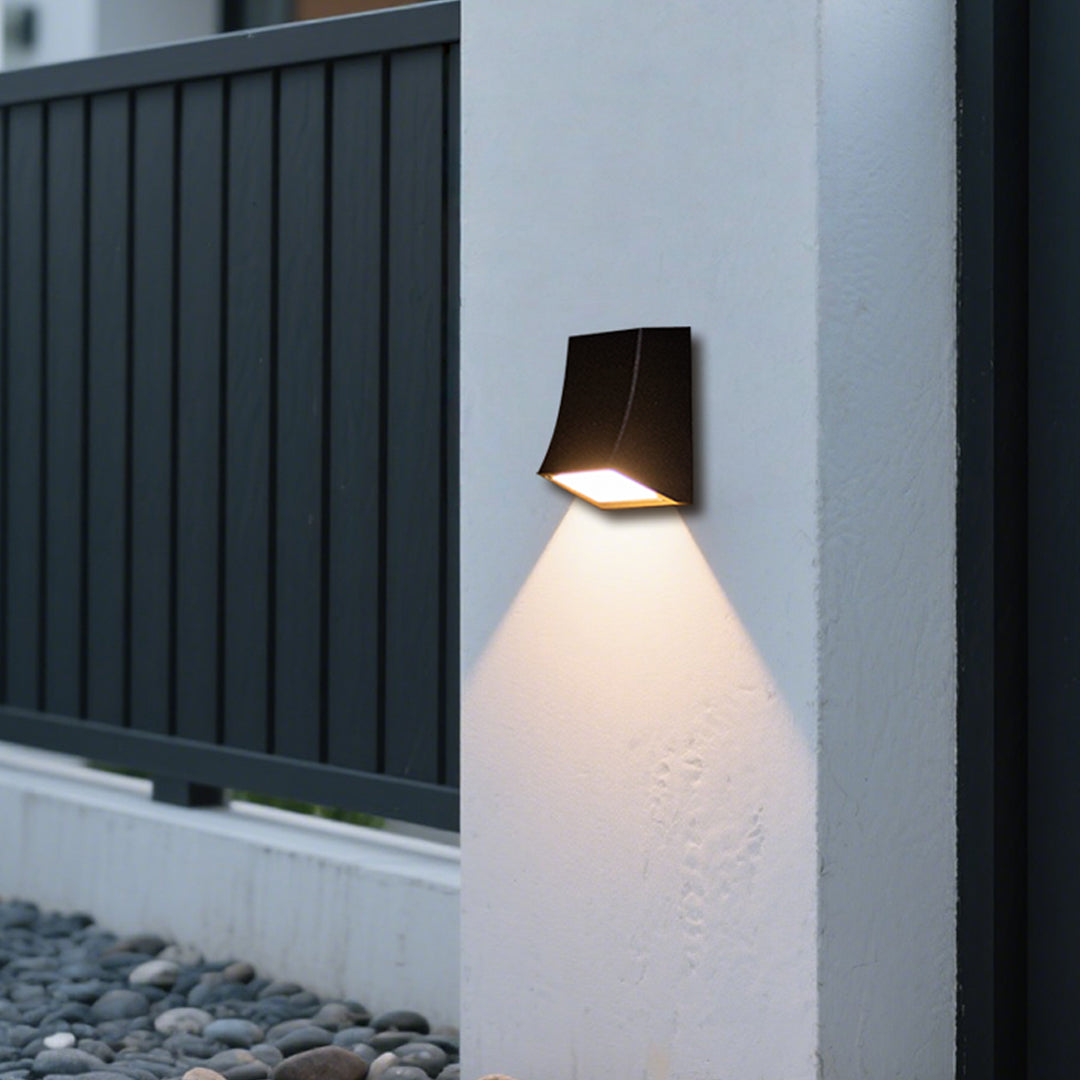 LED Outdoor Wall Sconce Industrial Style Waterproof Wall Lighting