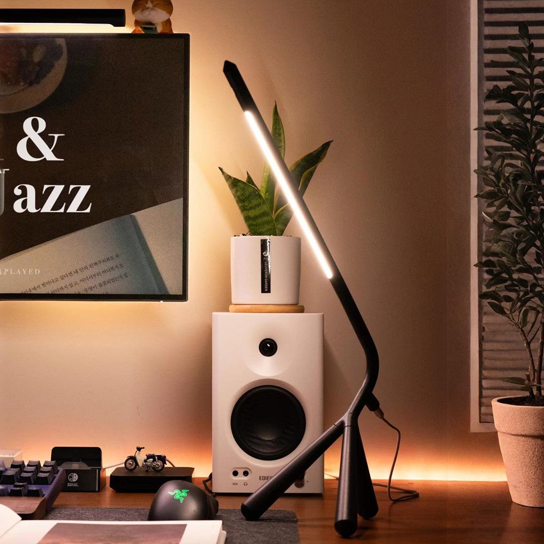 Three Legged Table Lamp LED LED Rotatable Unique Accent Lamp