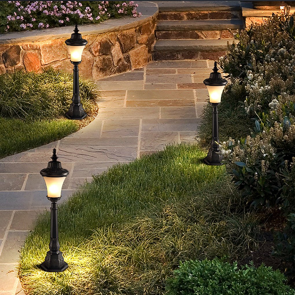 Vintage High Pole Garden Light Elegant Retro Outdoor Post Lighting