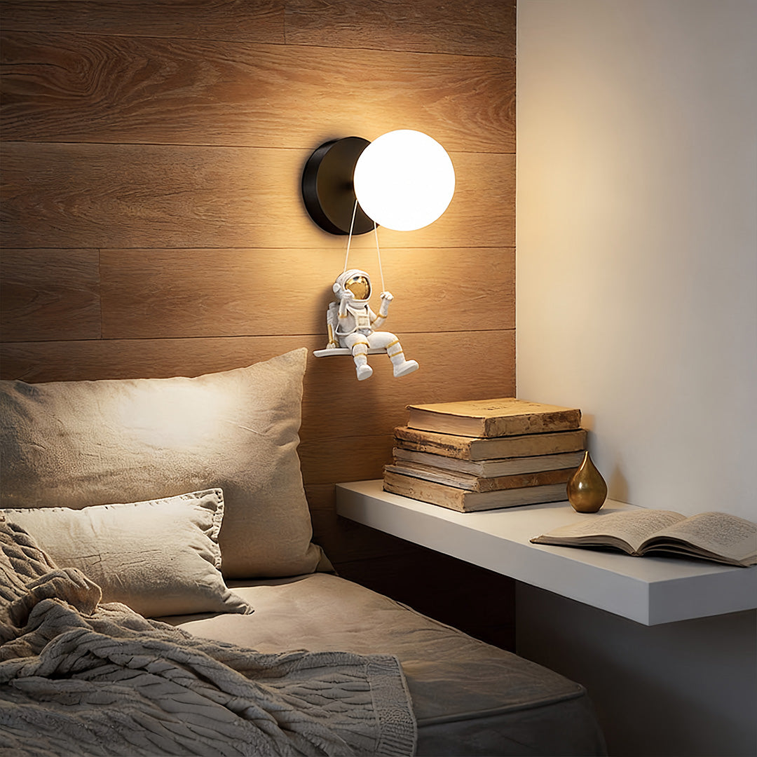 Astronaut Wall Light Nordic Style Creative Resin Light