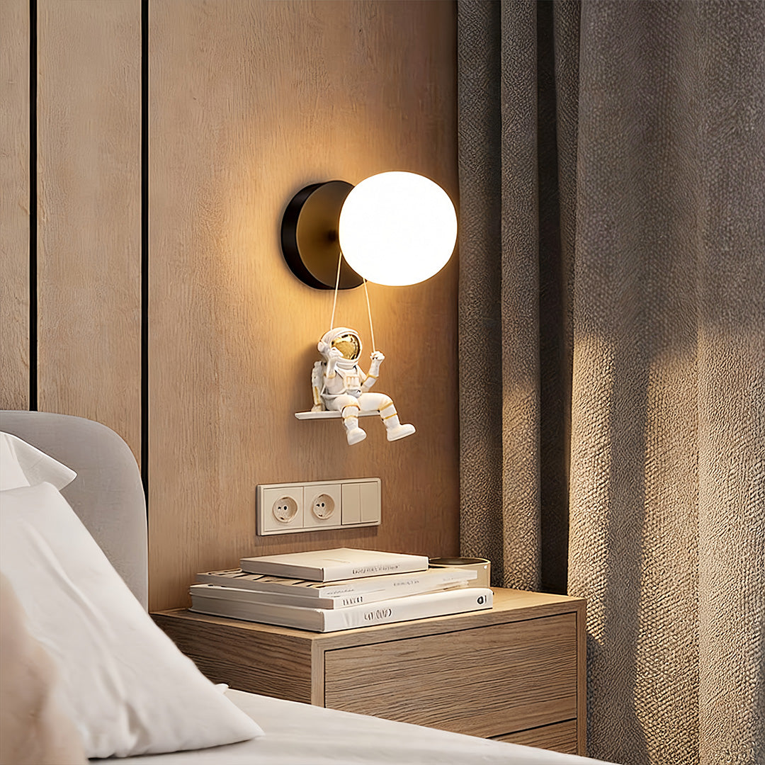 Astronaut Wall Light Nordic Style Creative Resin Light