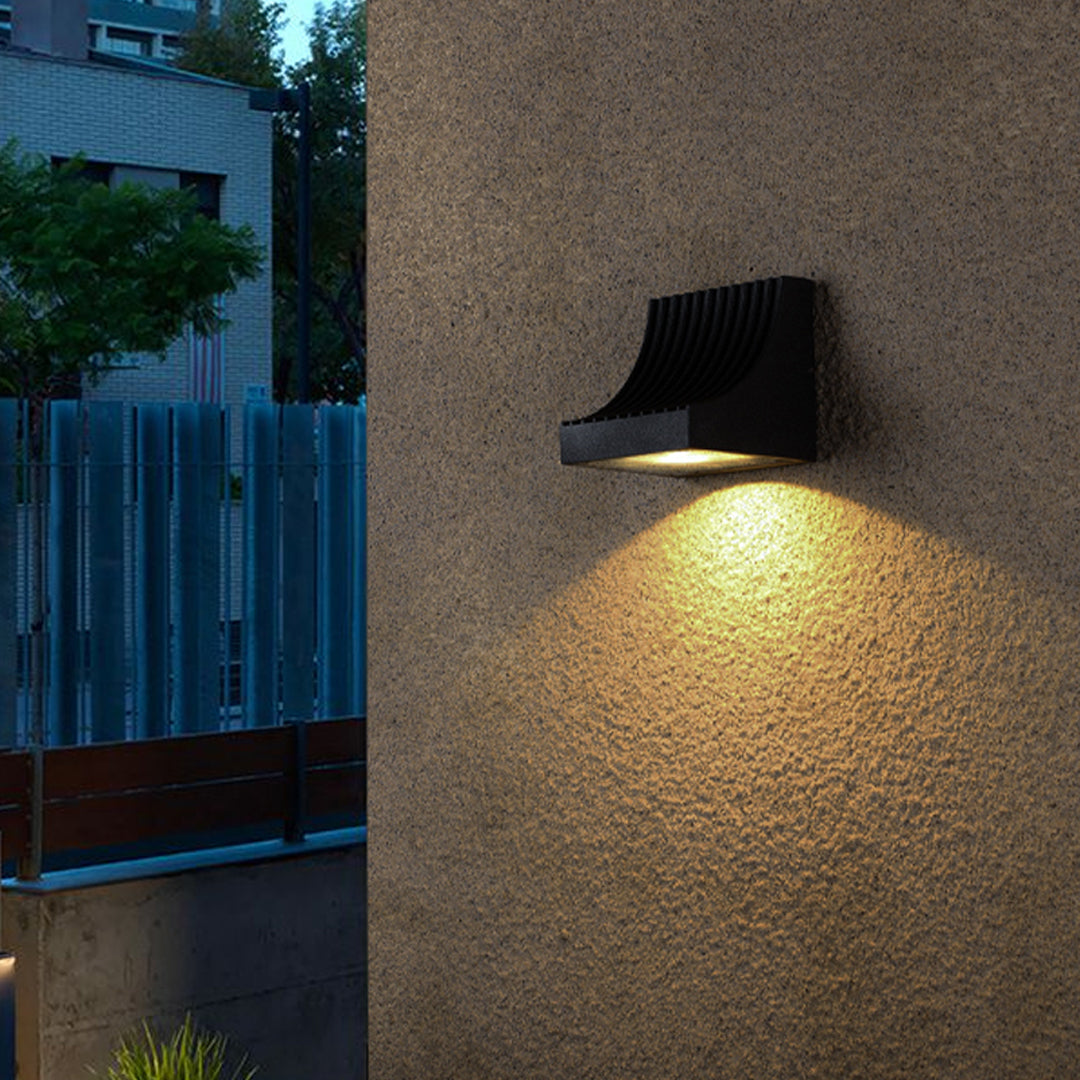 Industrial Outdoor Wall Light Waterproof Replaceable Directional Wall Sconce
